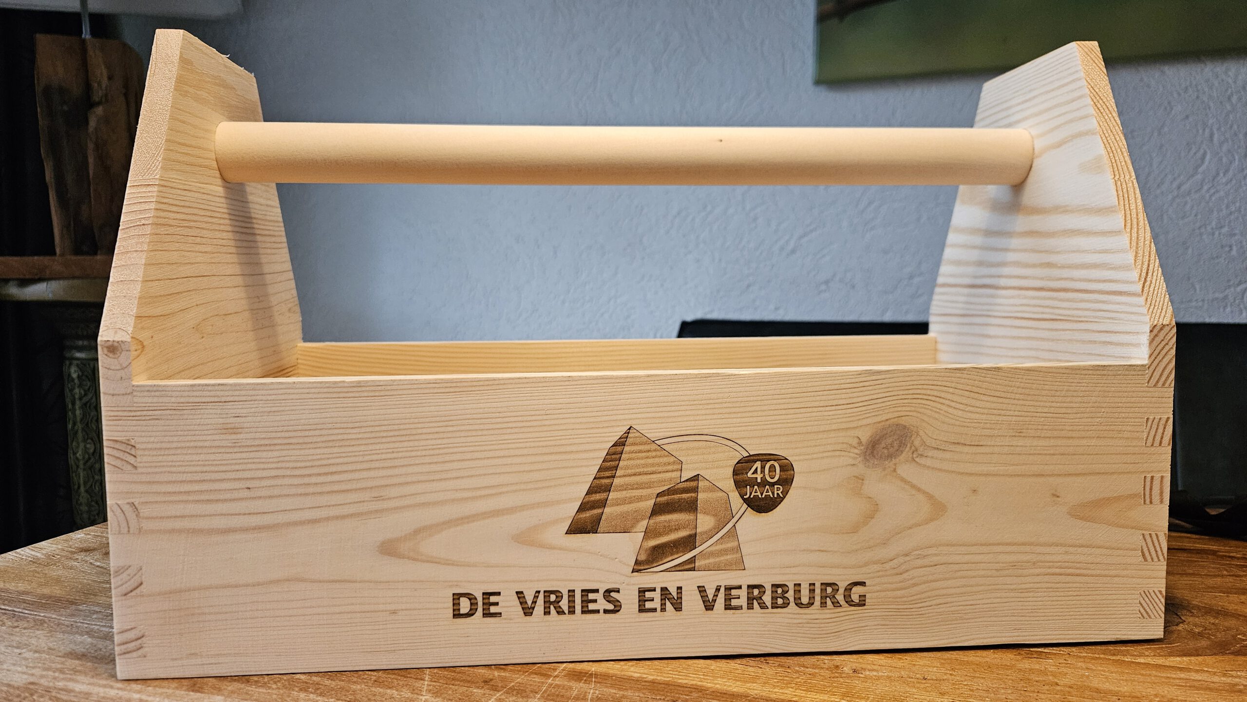 100x Relatiegeschenk voor Vries & Verburg